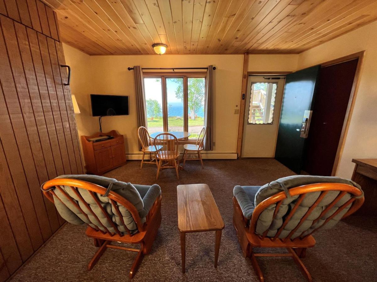 Thomsonite Inn On Lake Superior 그랜드 마레 외부 사진