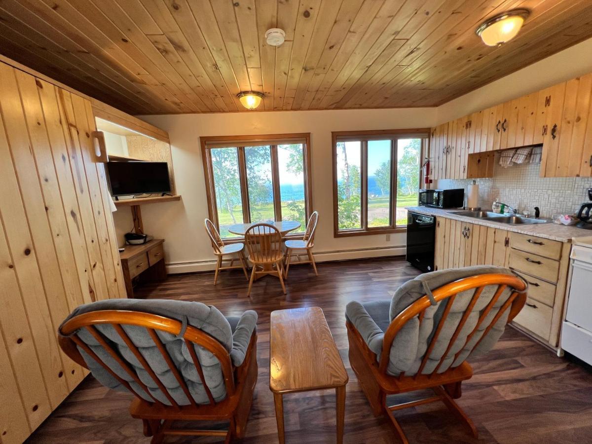 Thomsonite Inn On Lake Superior 그랜드 마레 외부 사진