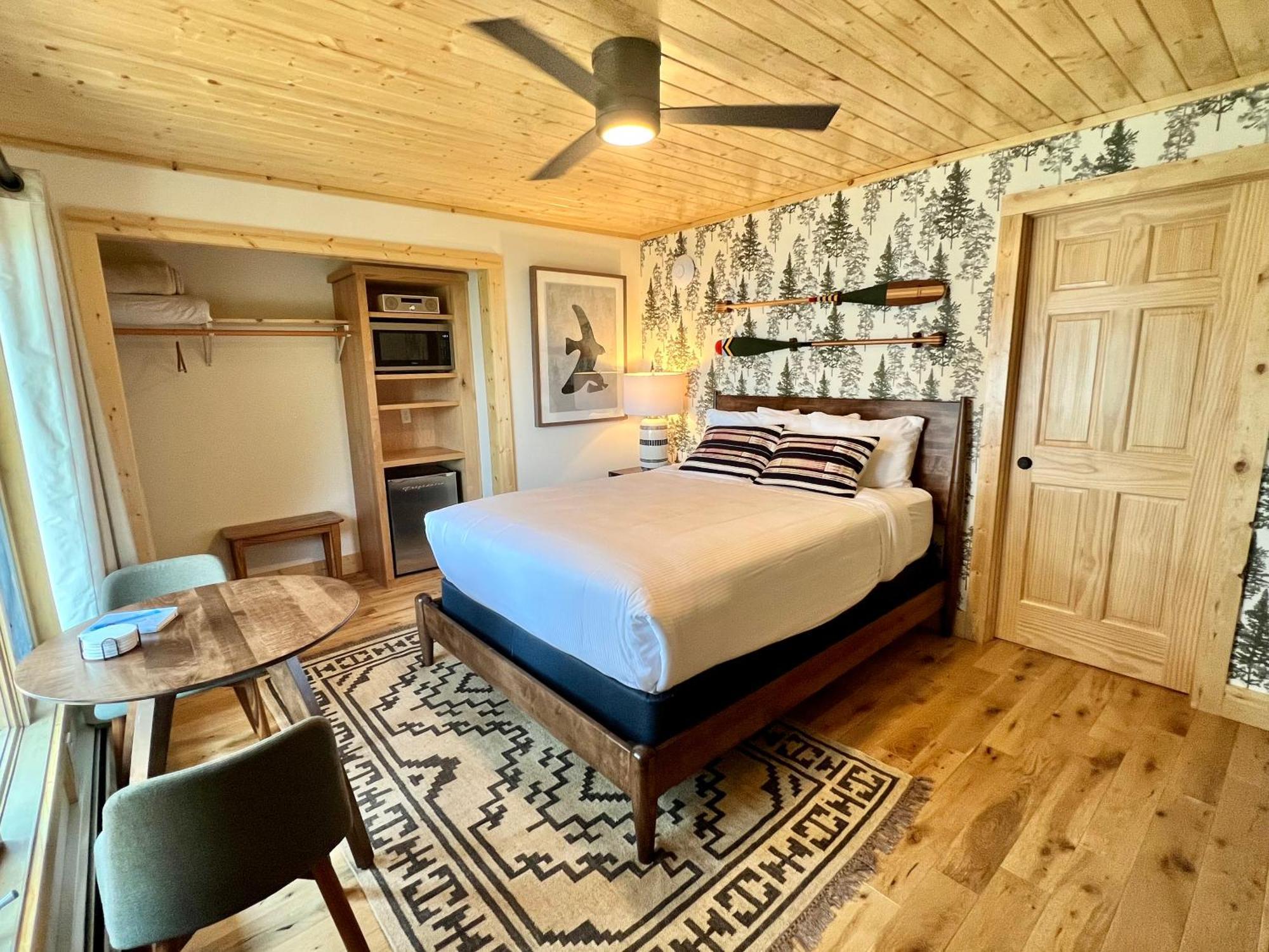 Thomsonite Inn On Lake Superior 그랜드 마레 객실 사진