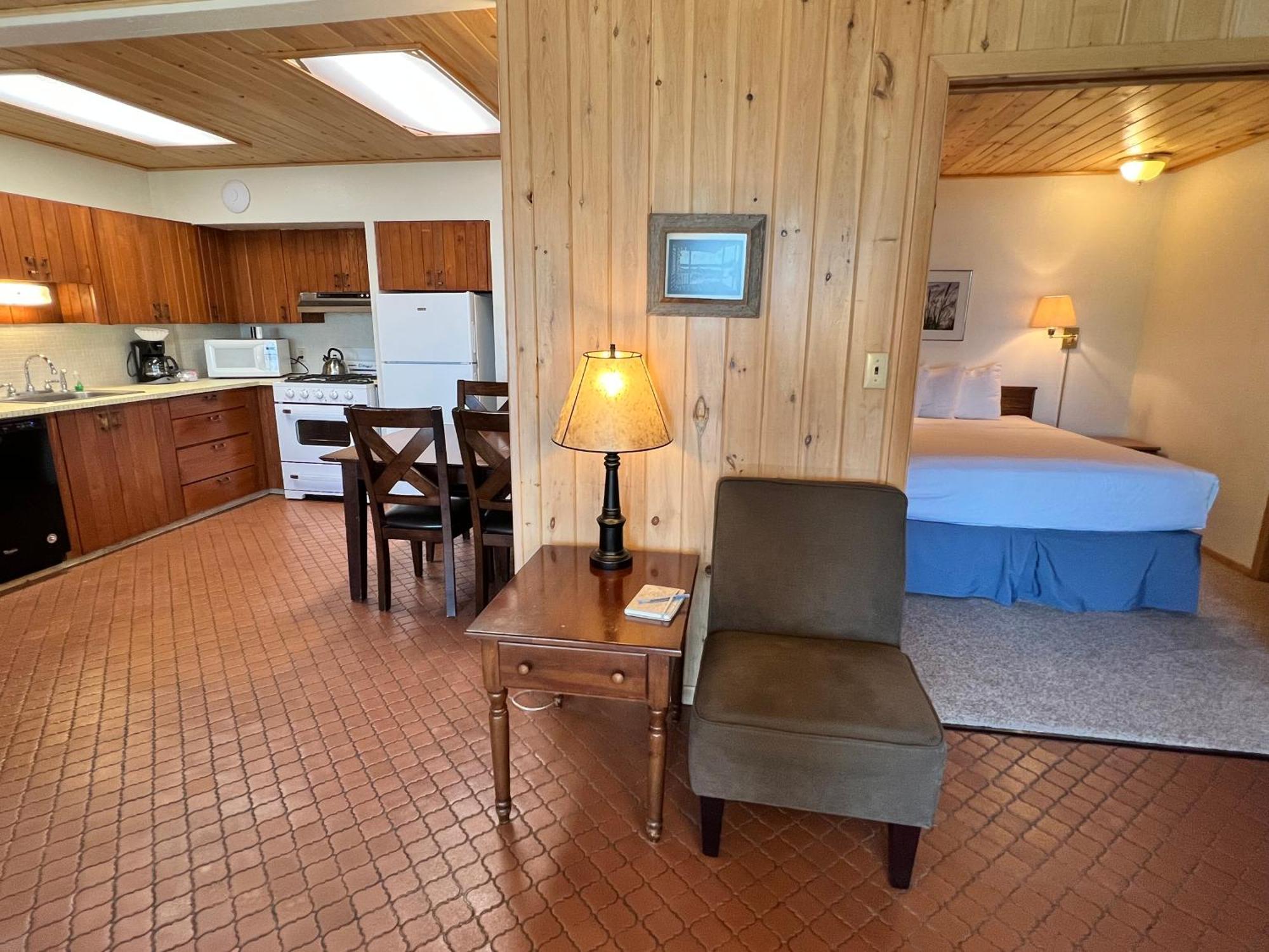 Thomsonite Inn On Lake Superior 그랜드 마레 외부 사진