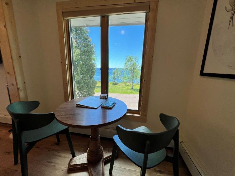 Thomsonite Inn On Lake Superior 그랜드 마레 객실 사진