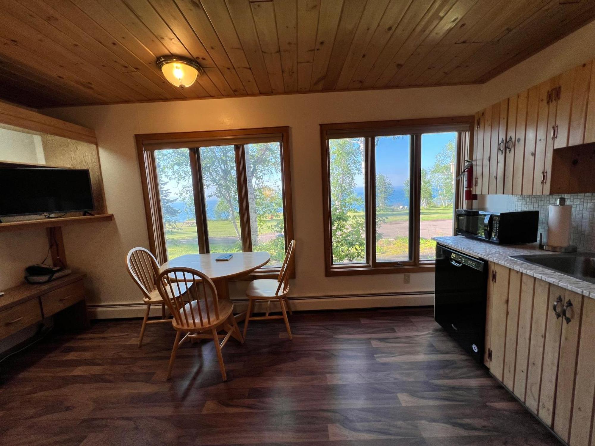 Thomsonite Inn On Lake Superior 그랜드 마레 외부 사진