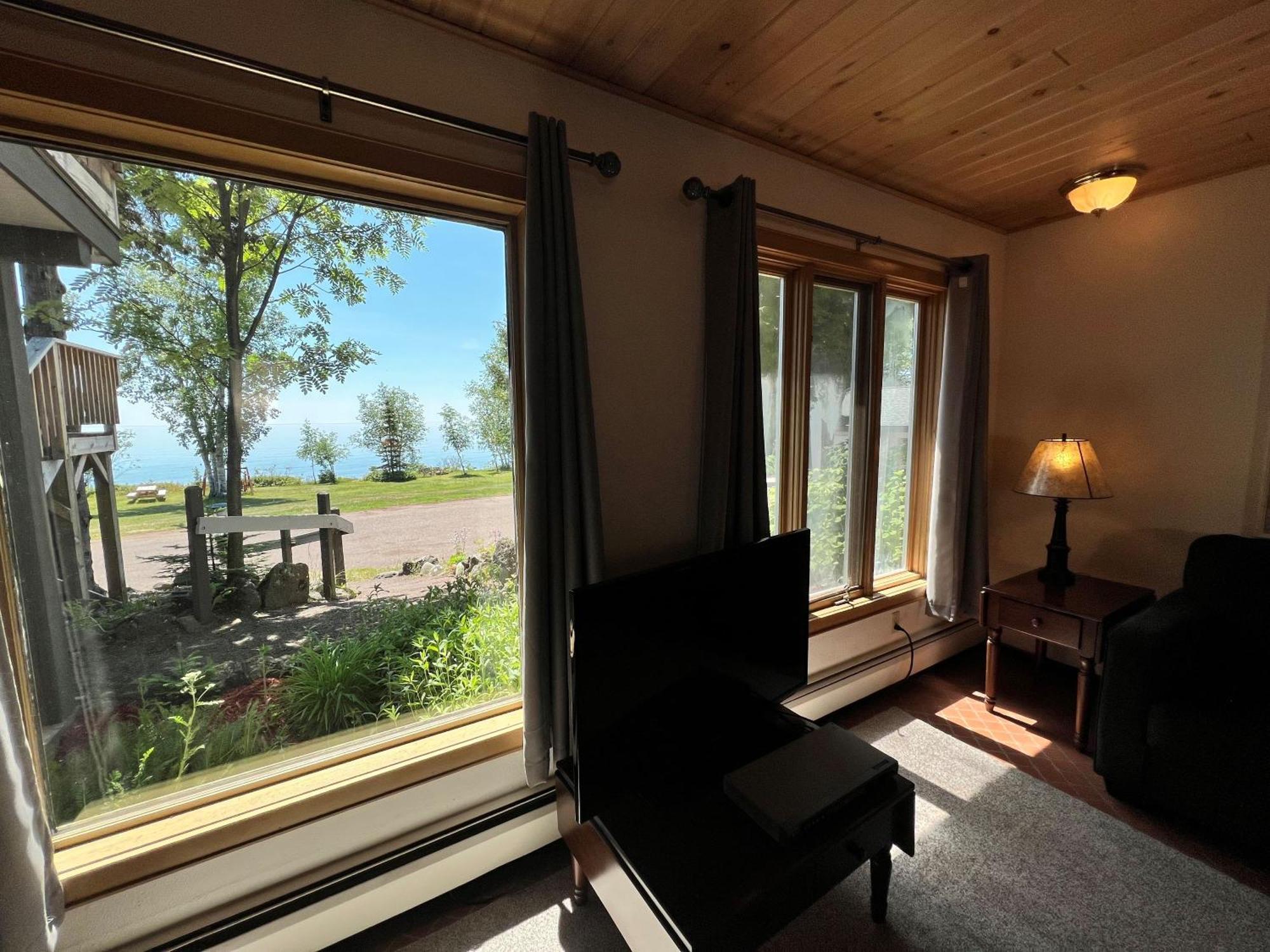 Thomsonite Inn On Lake Superior 그랜드 마레 외부 사진
