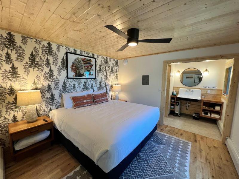 Thomsonite Inn On Lake Superior 그랜드 마레 객실 사진